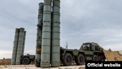 Российский комплекс ПВО С-400 "Триумф", развернутый на авиабазе Хмеймим, Сирия